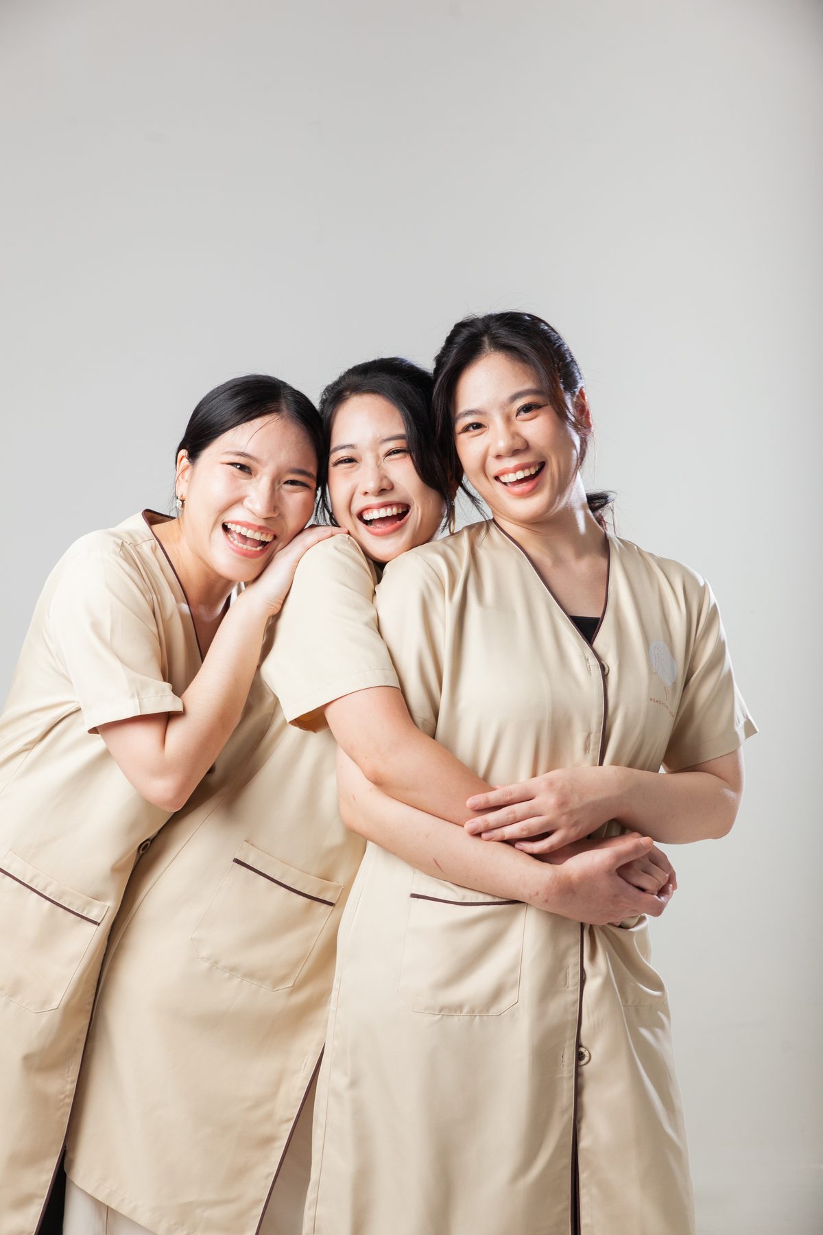 YL Healthcare Therapy female therapist team